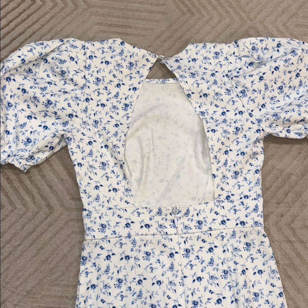 forever 21 Floral Puff Sleeve Dress
worn once
size s - Picture 4 of 4